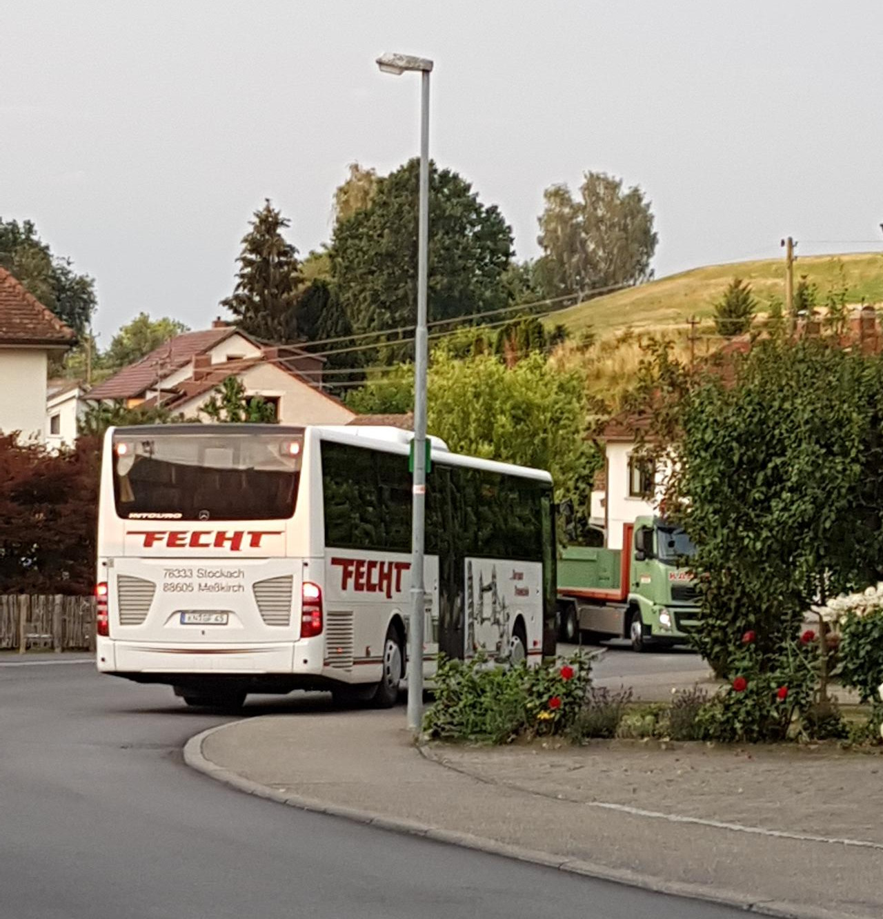 Bus trifft Laster
